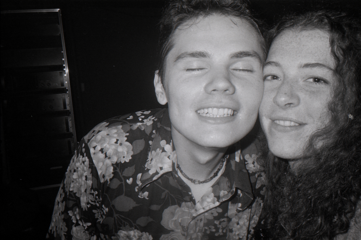 Melissa-Auf-der-Maur-Self-Portrait-with-Billy-Corgan-Side-Stage-Siamese-Dream-tour-Club-Metropolis-Montreal1993